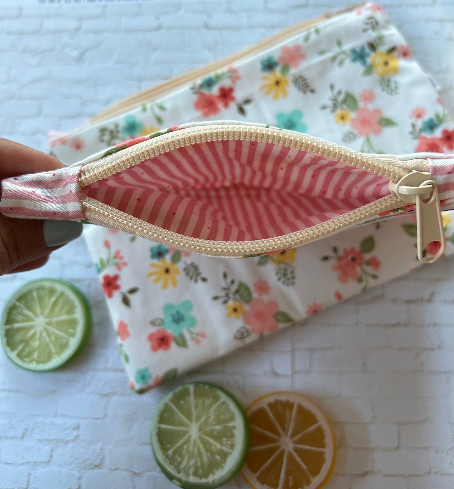 White Floral Zipper Pouch